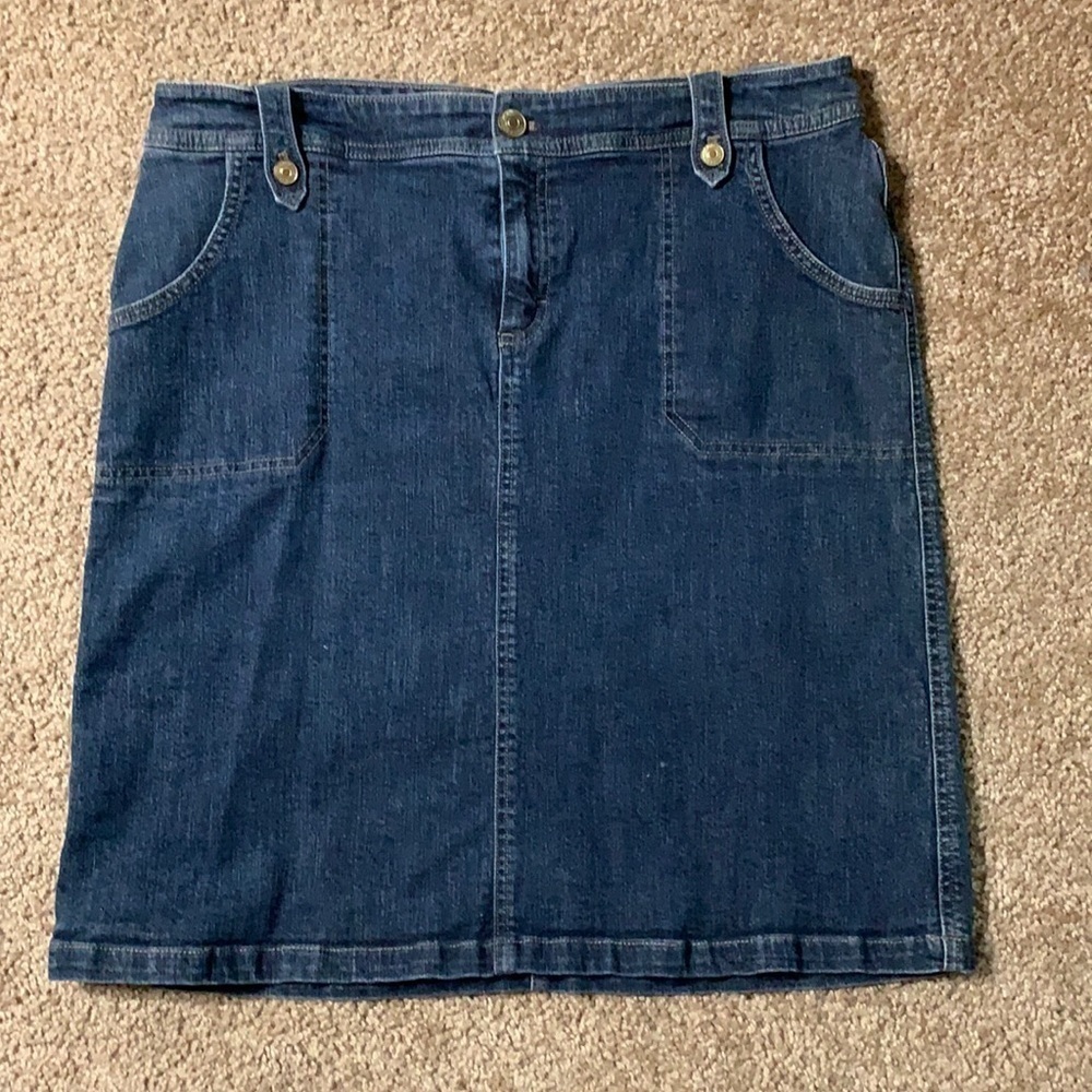Womenâs Izod jean skirt Size 14 good condition